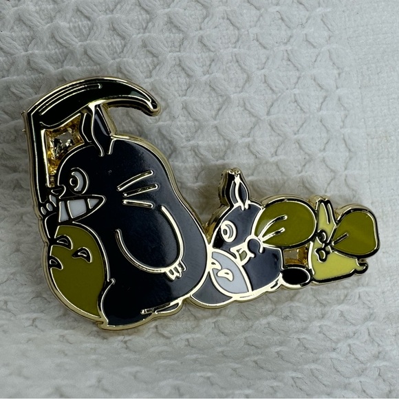 3/$15 Studio Ghibli My Neighbor Totoro Group Enamel Pin Brooch - Picture 4 of 5